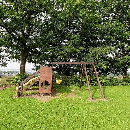 In Deiffelt Near Forest Hébergement de vacances *