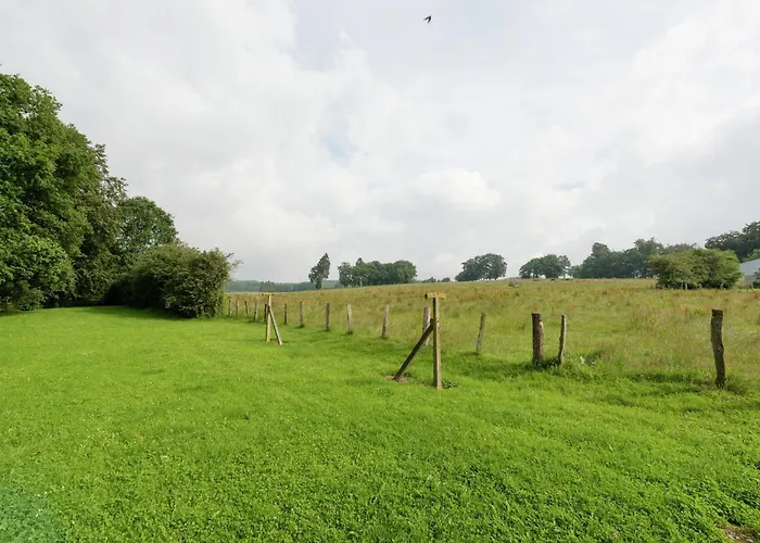 In Deiffelt Near Forest 펜션